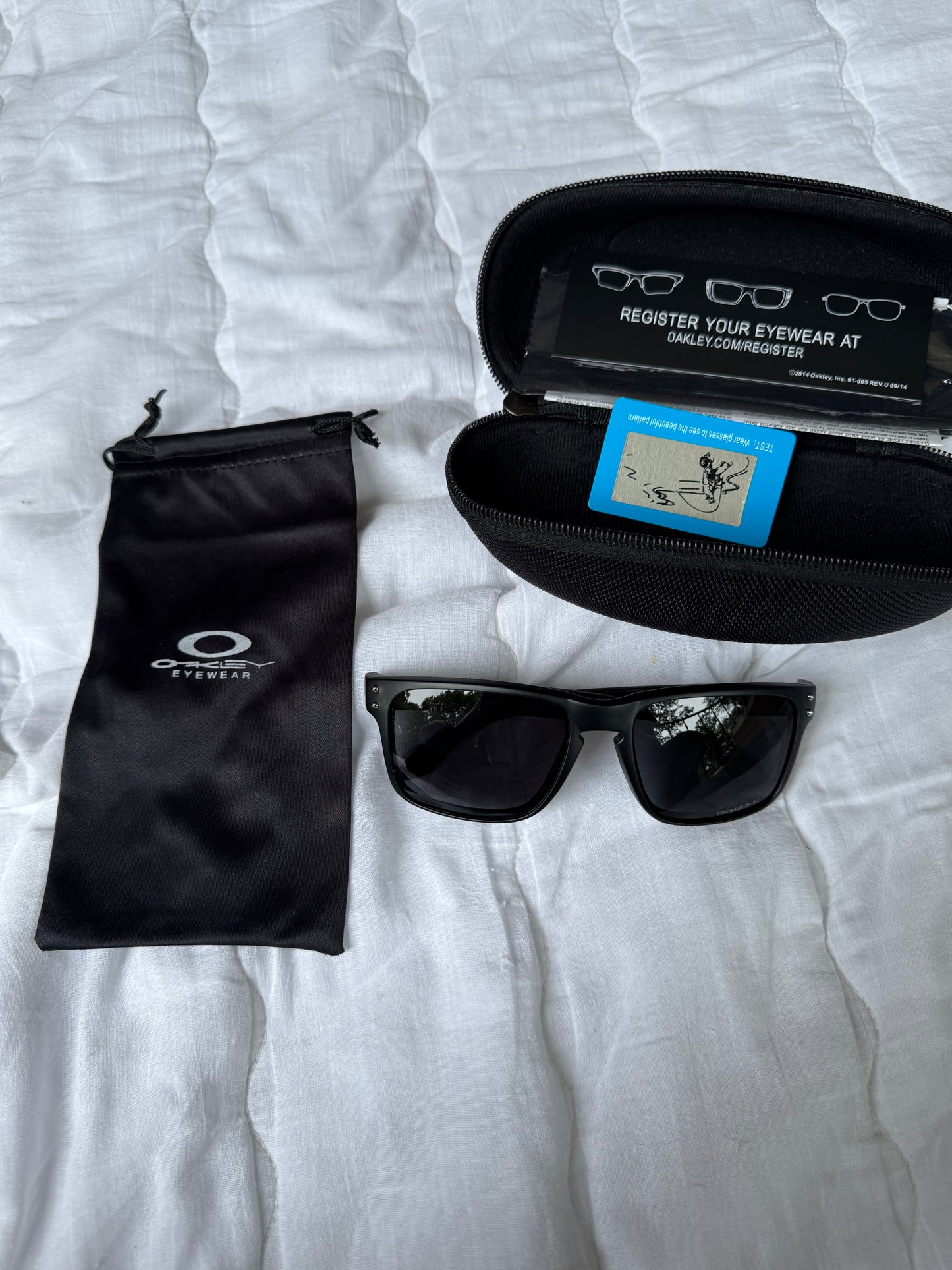 OAKLEY SUNGLASSES(PHYSICAL PRODUCT)