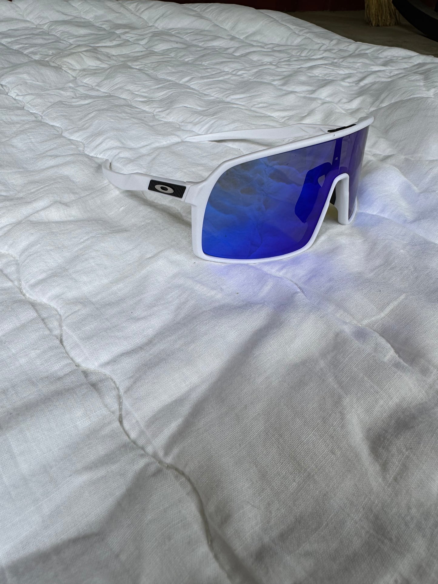OAKLEY SUNGLASSES(PHYSICAL PRODUCT)