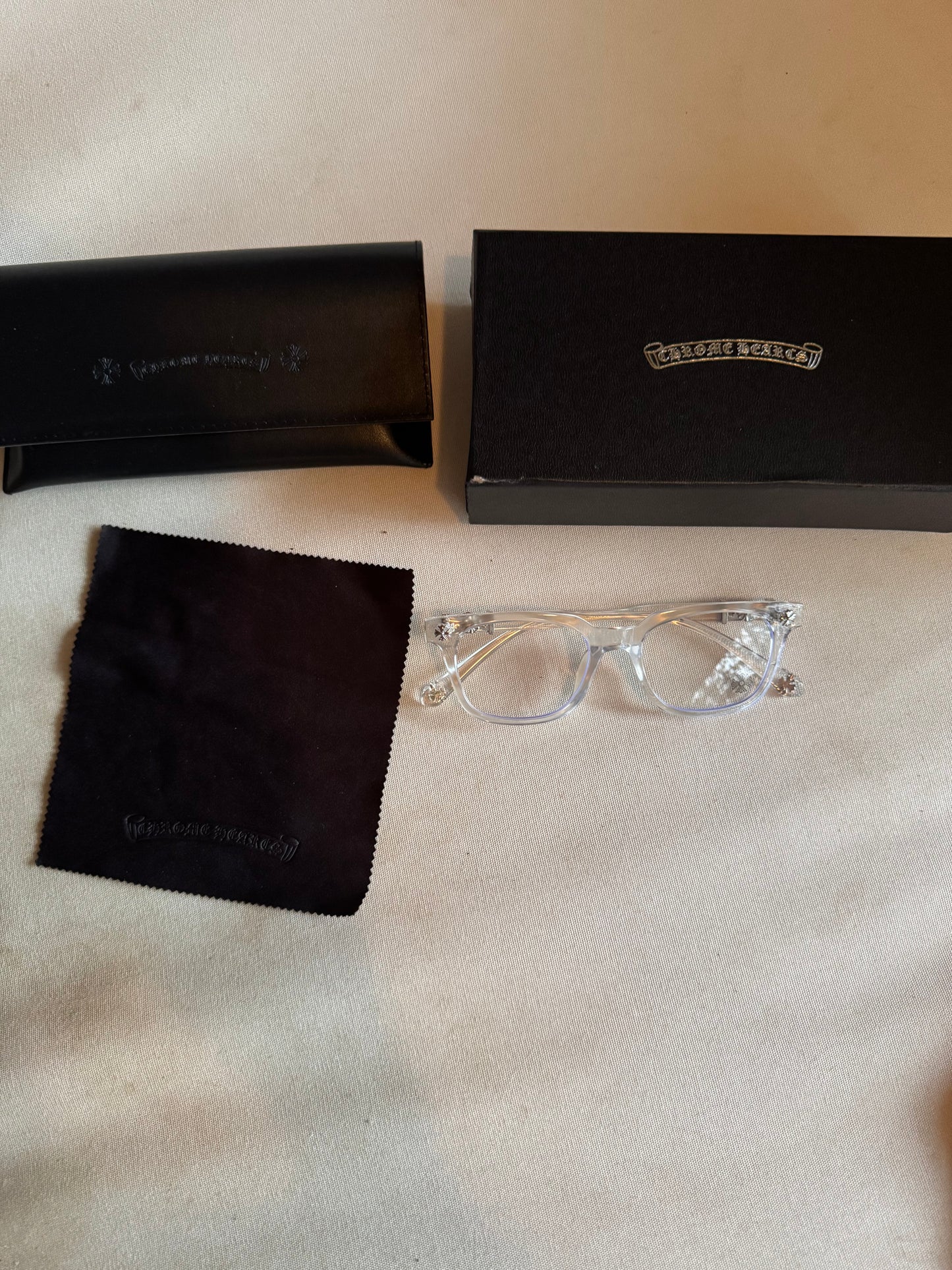 DESIGNER SUNGLASSES(PHYSICAL PRODUCT)