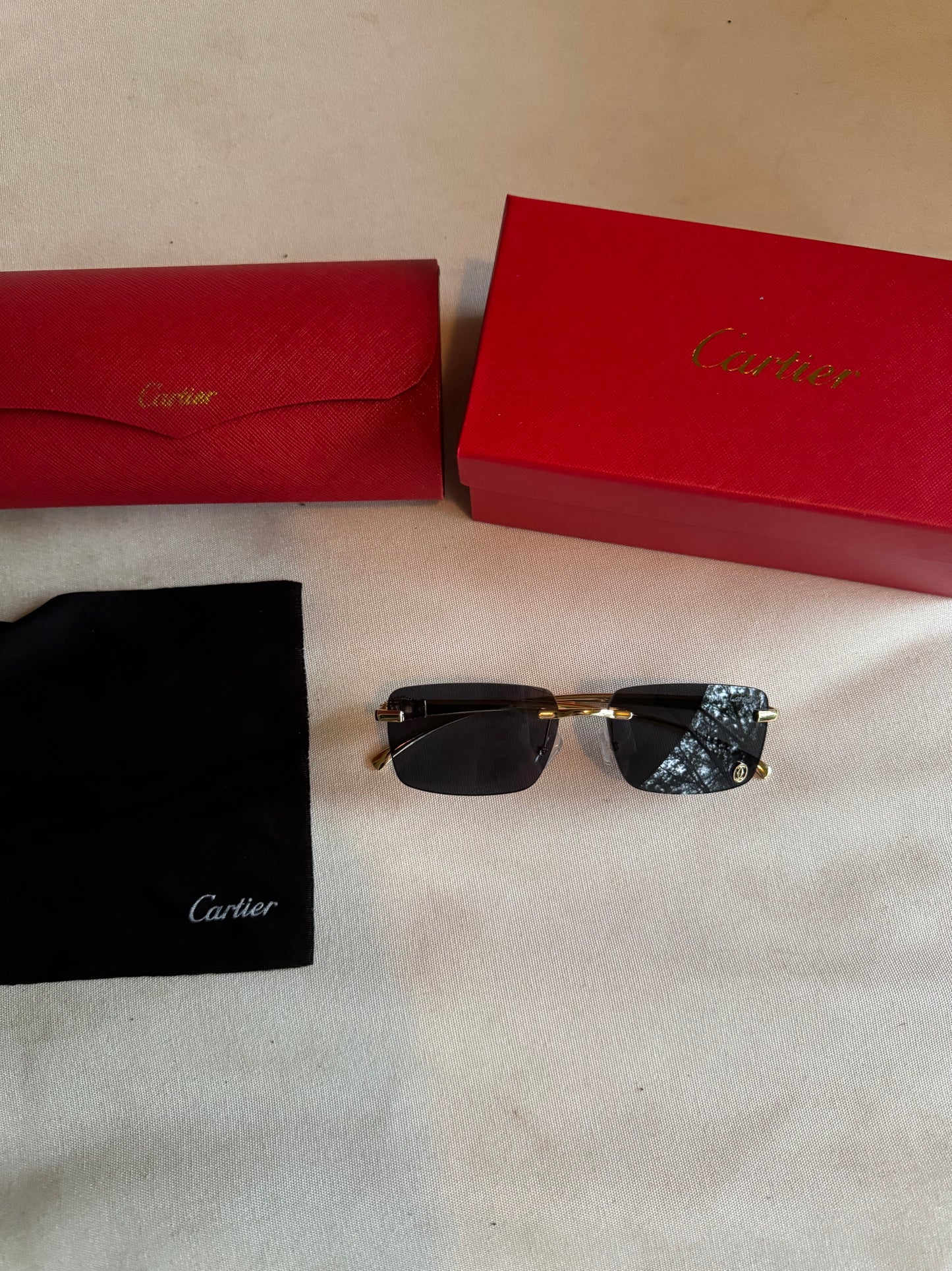 DESIGNER SUNGLASSES(PHYSICAL PRODUCT)
