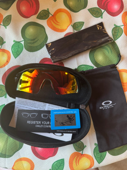 OAKLEY SUNGLASSES(PHYSICAL PRODUCT)