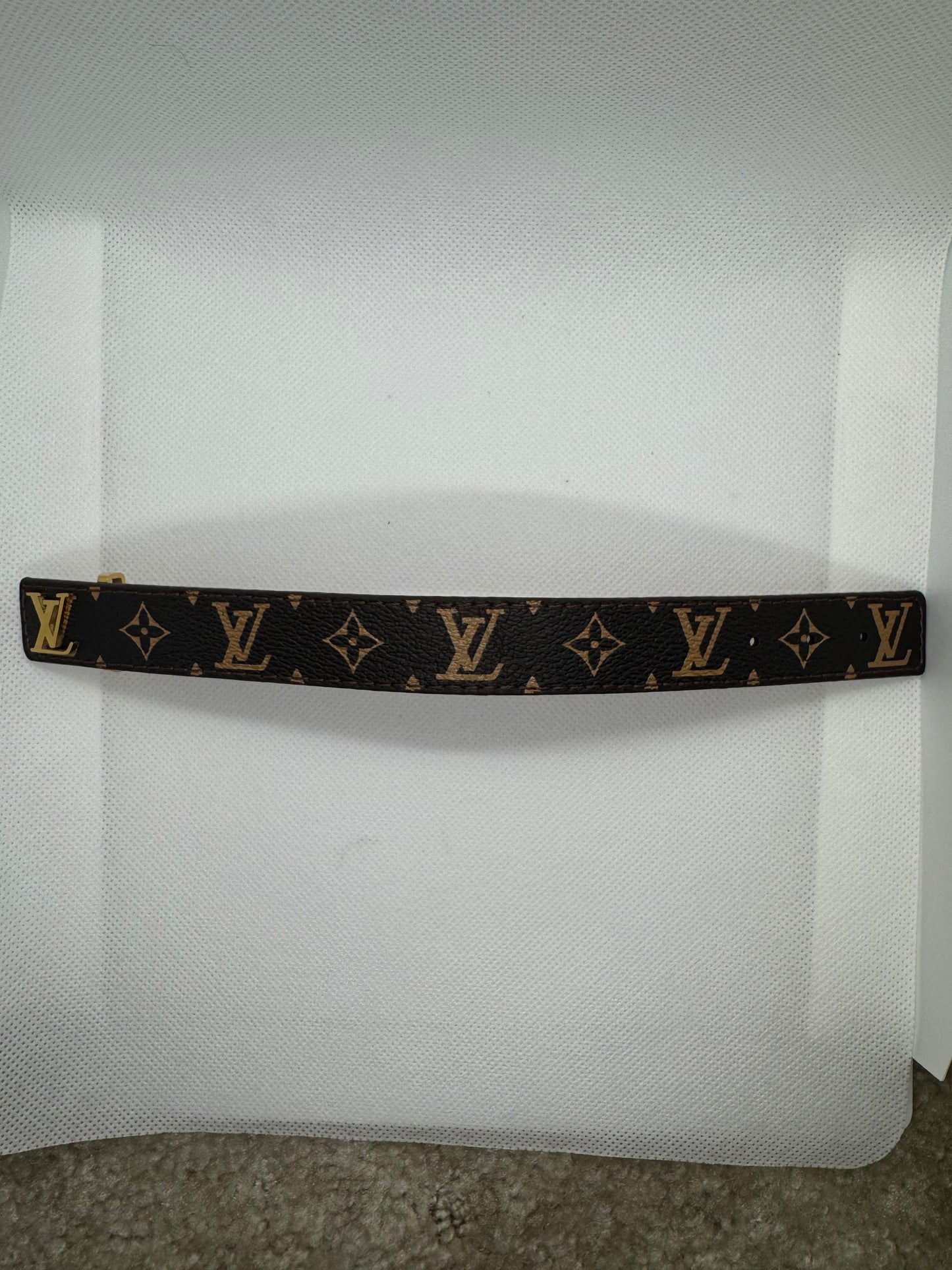 DESIGNER ACCESSORIES, BELTS AND BRACELETS (PHYSICAL PRODUCT!)